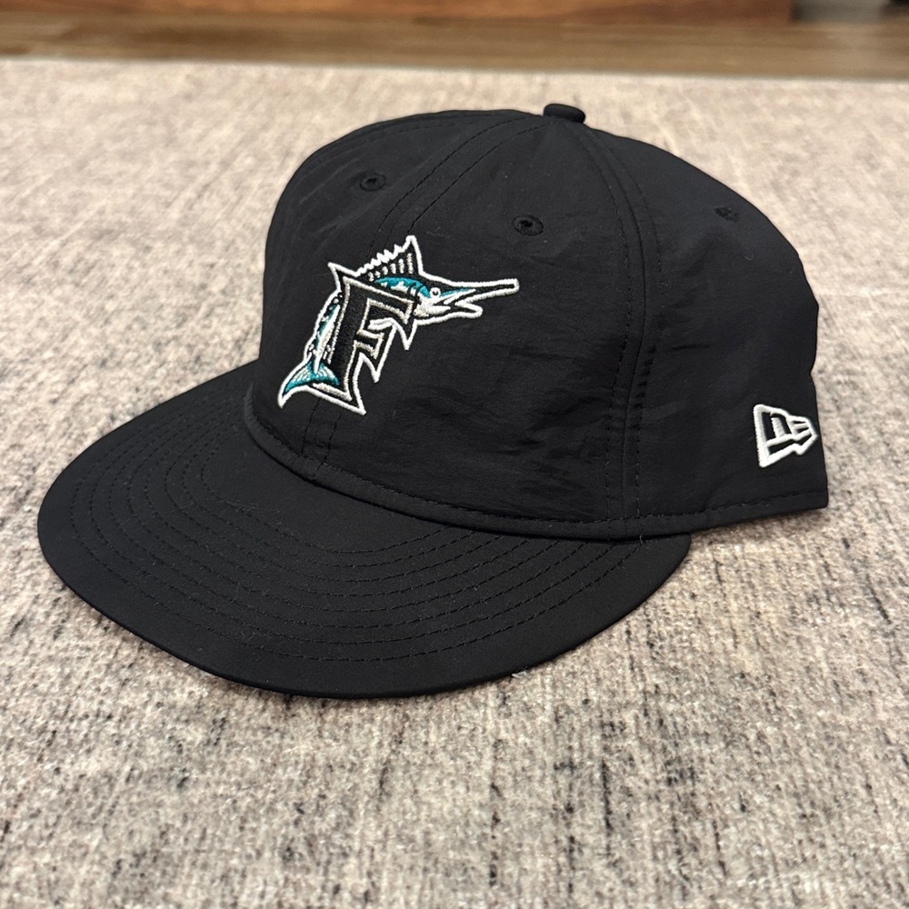 New Era Retro Crown 9Fifty Strapback Cap - MLB Florida Marlins